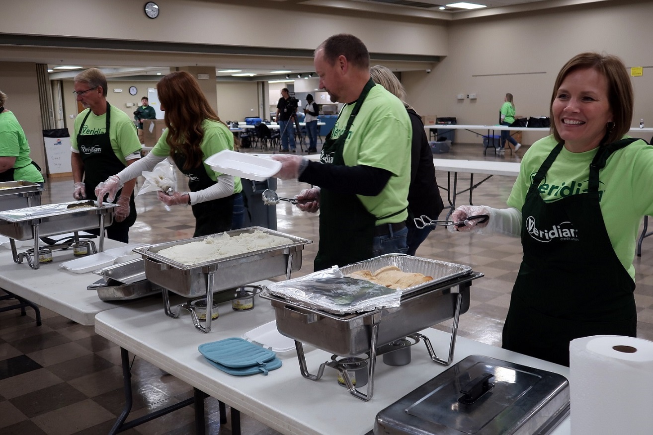 Veridian Served 1,200 Free Thanksgiving Meals at Annual Mike and Leona